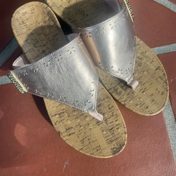 Vionic Rose Gold Sandals with Floral Details - Picture 2 of 5